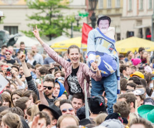 Korowód juwenaliowy na krakowski Rynek: Studenci świętują! [ZDJĘCIA]