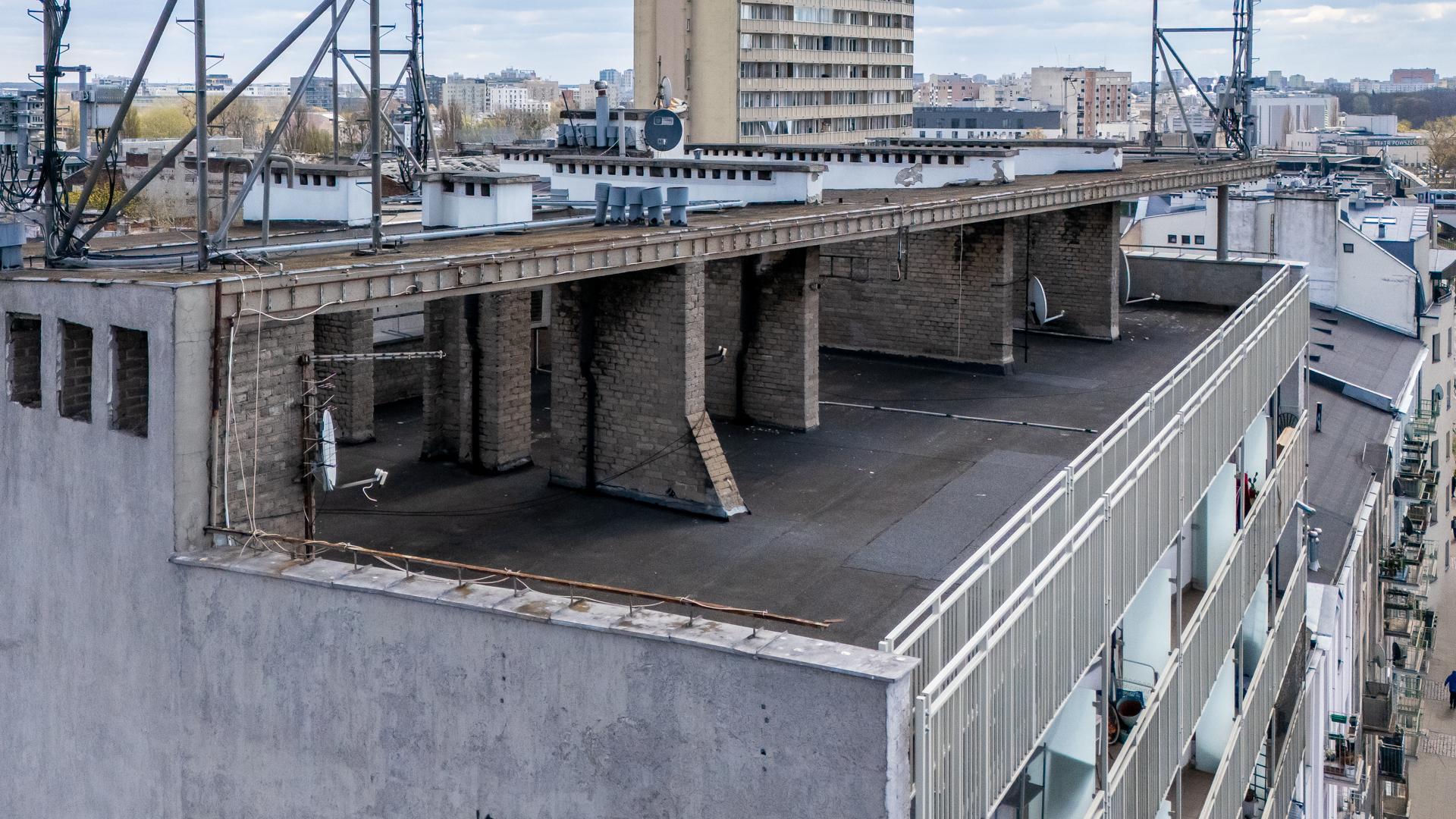 Blok przy Targowej 42 w Warszawie