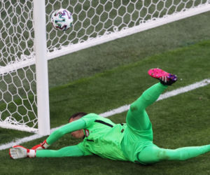 Ale wtopa Szczęsnego! Samobójczy gol Szczęsnego w meczu Polska - Słowacja