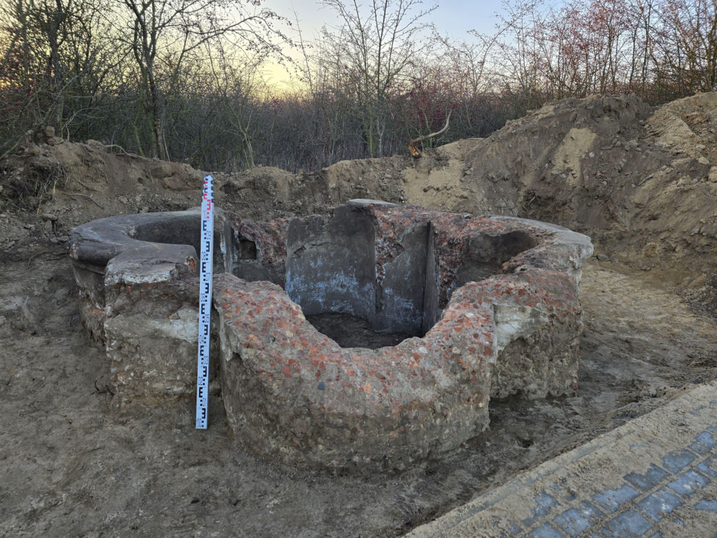 Odkrycie na budowie drogi w Zakroczymiu (pow. nowodworski)