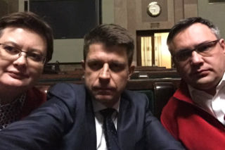 Sondaż: Czy popierasz protest w Sejmie? Mamy wojnę polsko - polską?