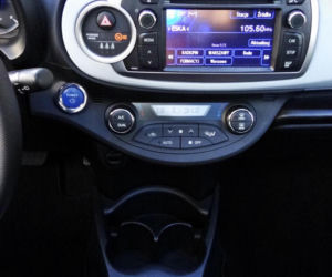 Toyota Yaris Hybrid 100