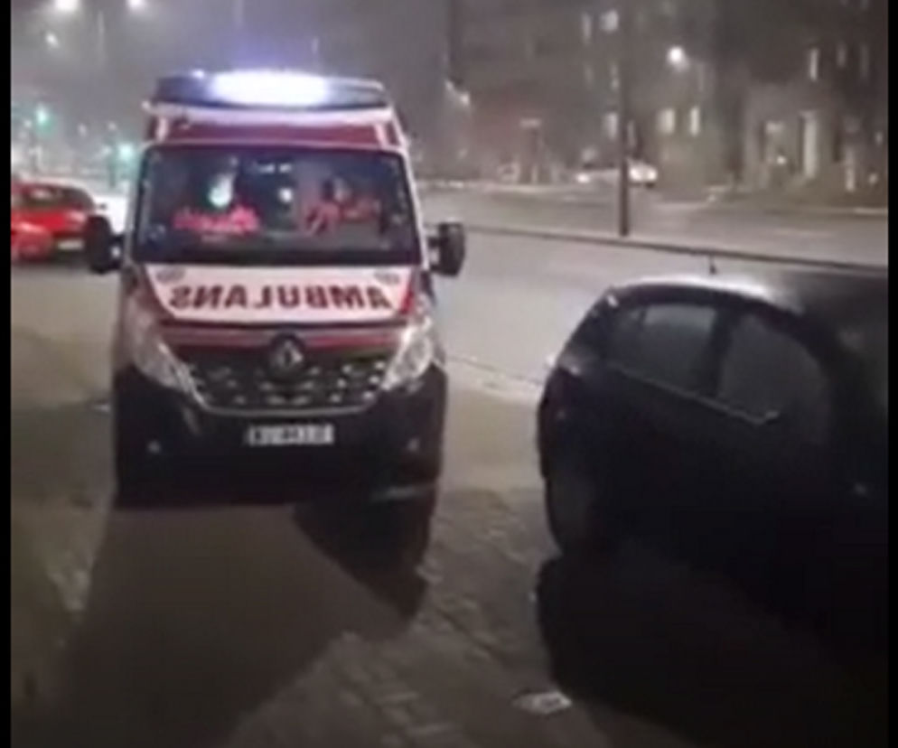 Ratownicy zostawili chorą na ulicy?