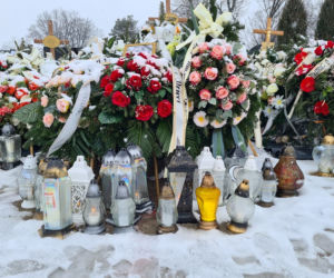  Oleszyce. Grzegorz zginął, przysypany przez kukurydzę. Morze kwiatów na jego grobie [ZDJĘCIA]
