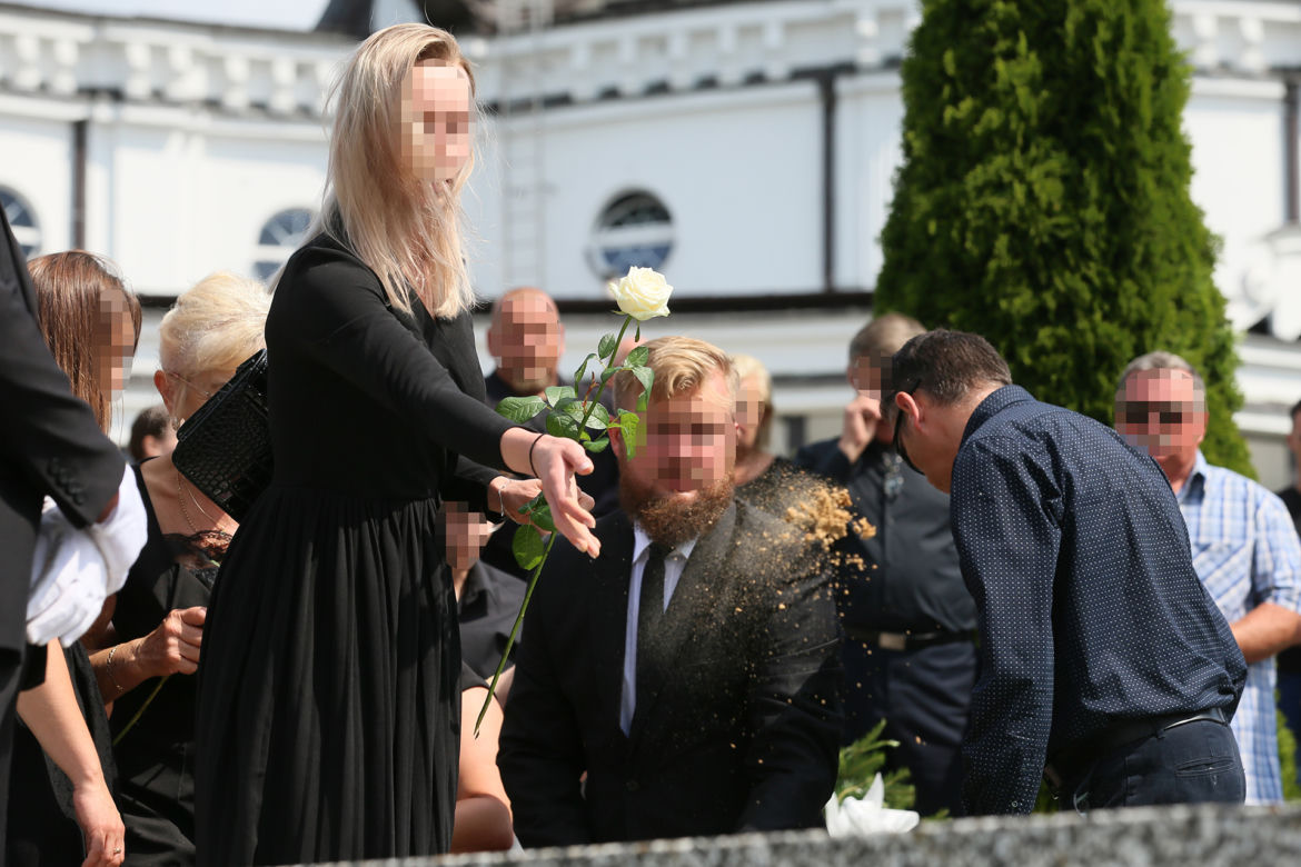 Tragicznie zmarłego kierowcę pożegnał sznur ciężarówek. Pogrzeb Roberta S.