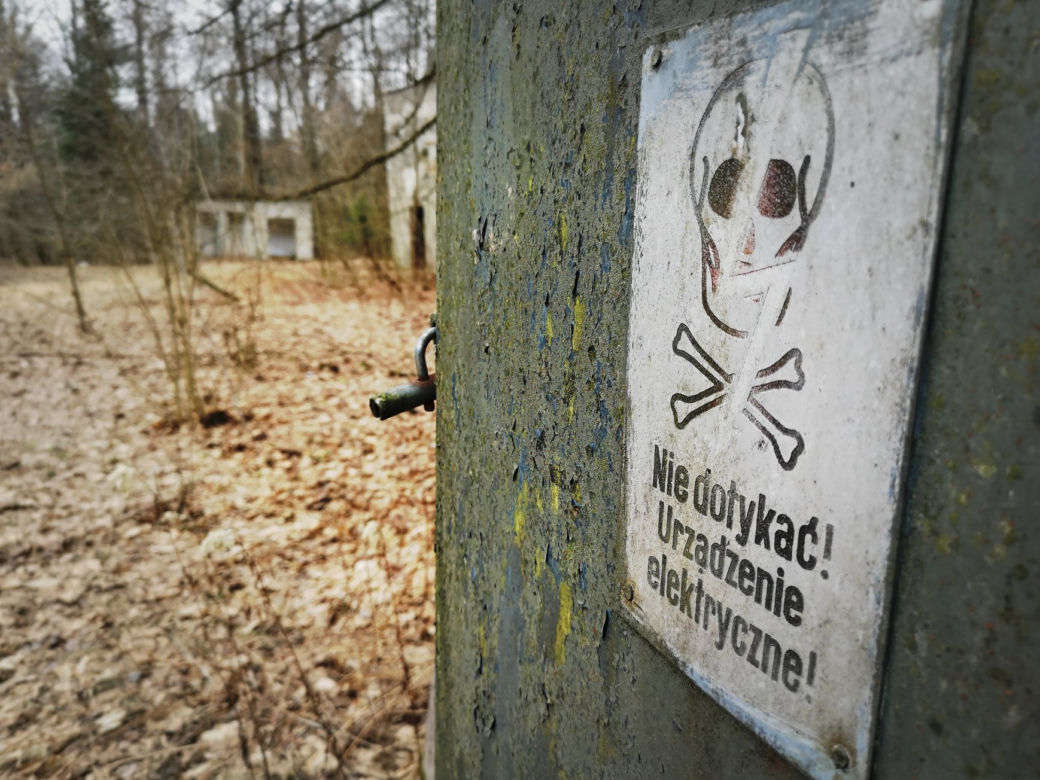 Opuszczona stacja kolejowa w sercu puszczy na Podlasiu