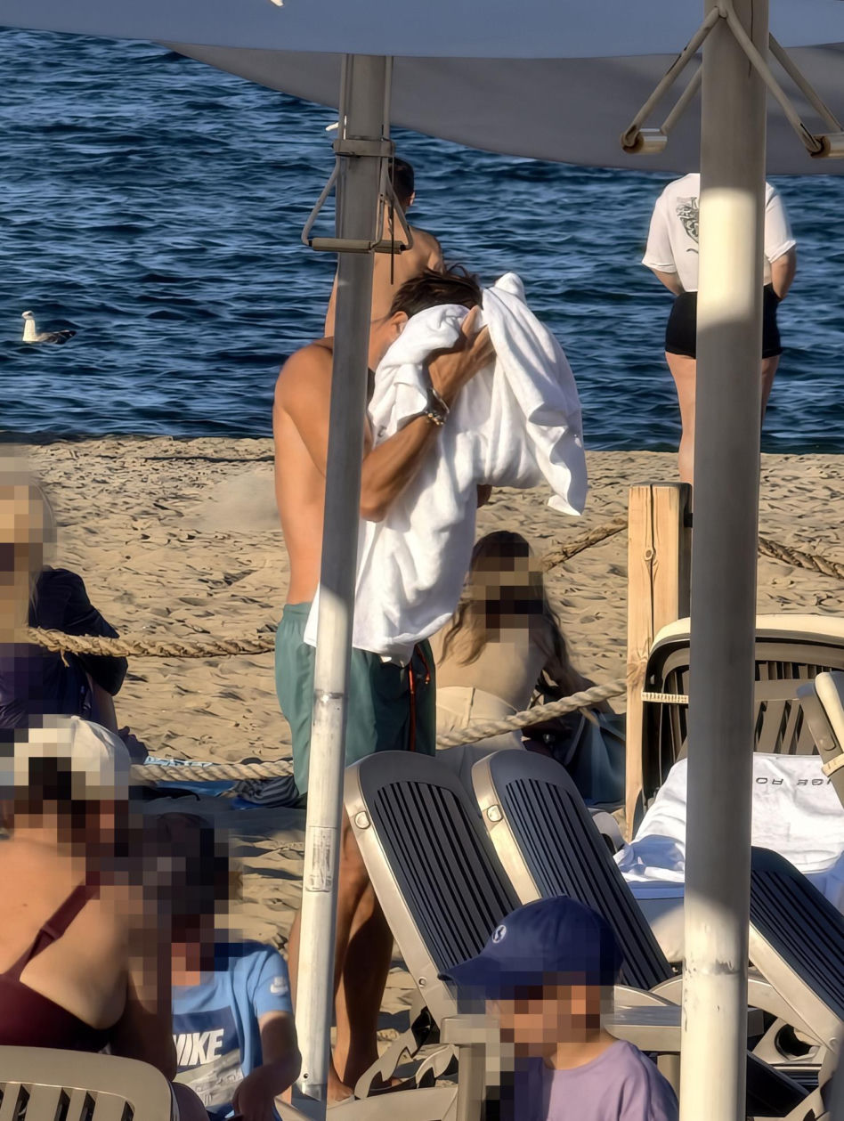 Mateusz Banasiuk na plaży w Sopocie. Tak wyglądał, gdy zrzucił koszulkę!