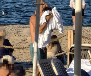 Mateusz Banasiuk na plaży w Sopocie. Tak wyglądał, gdy zrzucił koszulkę!