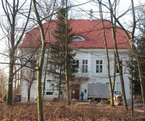 Remont zabytkowego Pałacu w Chrzęsnem 