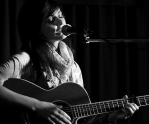 „Aniołowie dziś latają nisko”. Nie żyje kultowa wokalistka. Dominika Żukowska zginęła w tragicznym wypadku