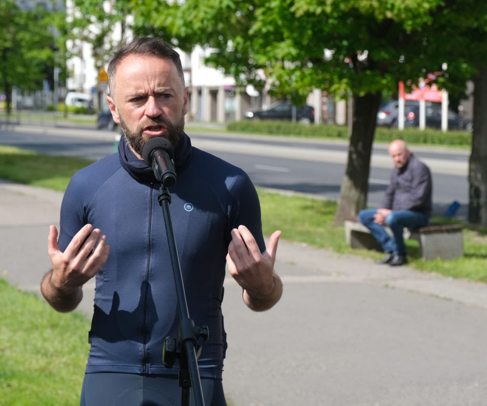 Nietypowy strój prezydenta Warszawy na konferencji prasowej