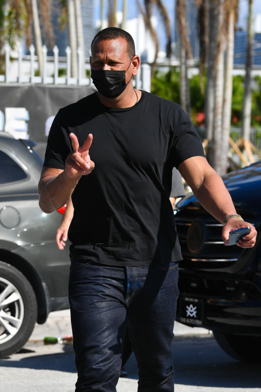 Alex Rodriguez na spacerze z córką Tashi