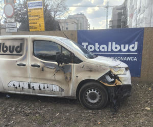 Tak wygląda plac budowy po gigantycznym pożarze w Warszawie. Mieszkańcy w szoku: „szkoda tych ludzi”