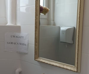 Tak wygląda damska łazienka w III LO w Zabrzu