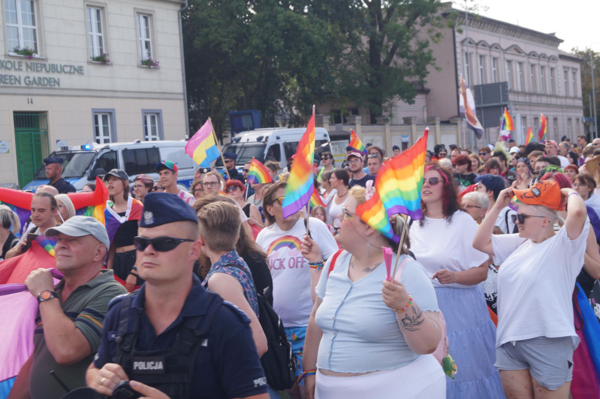 III Bydgoski Marsz Równości 2024. Rozśpiewany tłum przeszedł ulcami miasta