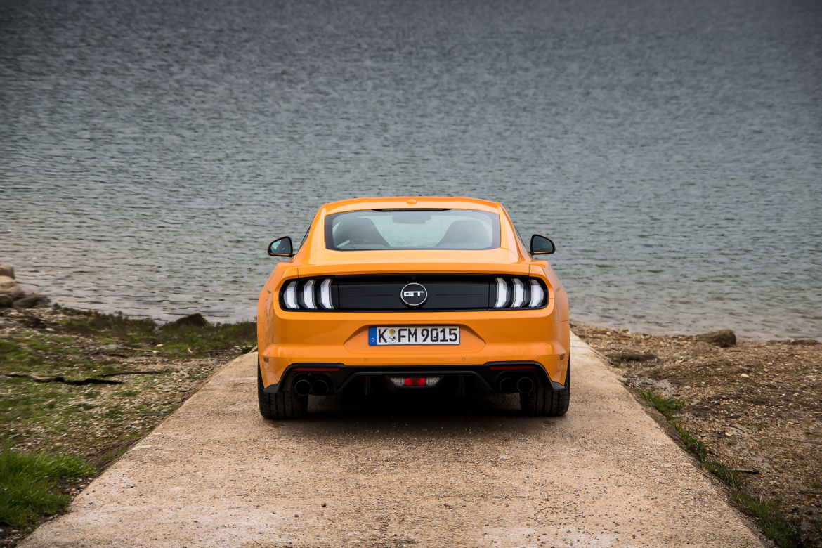 Ford Mustang GT 5.0 V8 Fastback lifting 2018