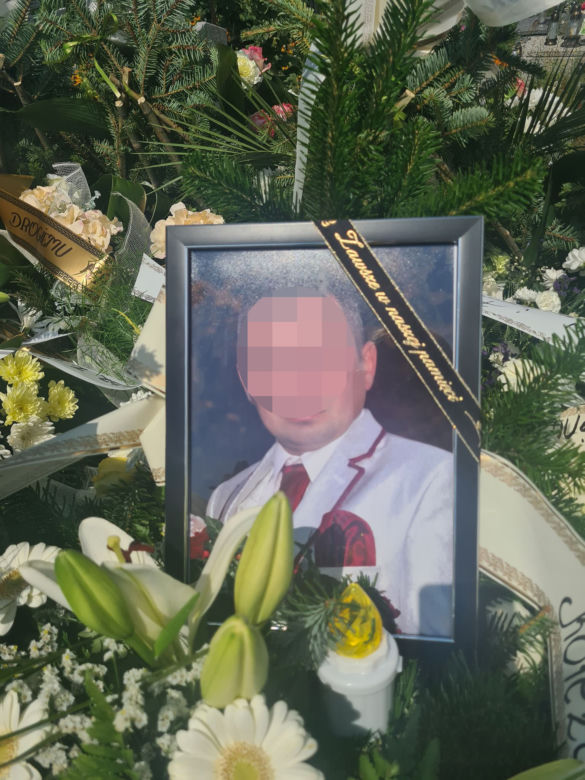 Krystian spoczął w grobie z ukochaną mamą