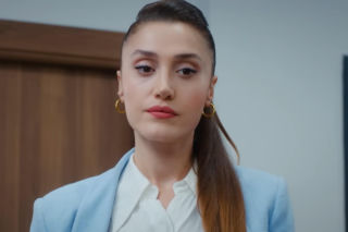 Dziedzictwo, odcinek 923: Sinan ratuje Aynur przed napastnikiem. Czy to naprawi ich relacje?