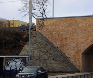 Wiadukt na ul. Wilczej już zniszczony przez wandali