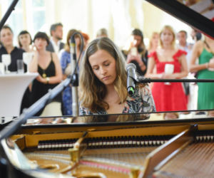 Hania Rani zdobyła prestiżową nagrodę za muzykę filmową! Kim jest?