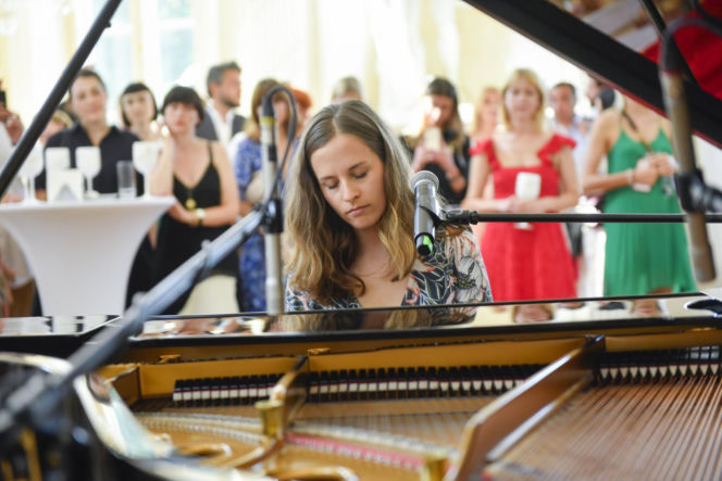 Hania Rani zdobyła prestiżową nagrodę za muzykę filmową! Kim jest?