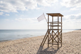 Sinice Mielno. Czy w Mielnie można się kąpać 30.07? Flaga, warunki pogodowe