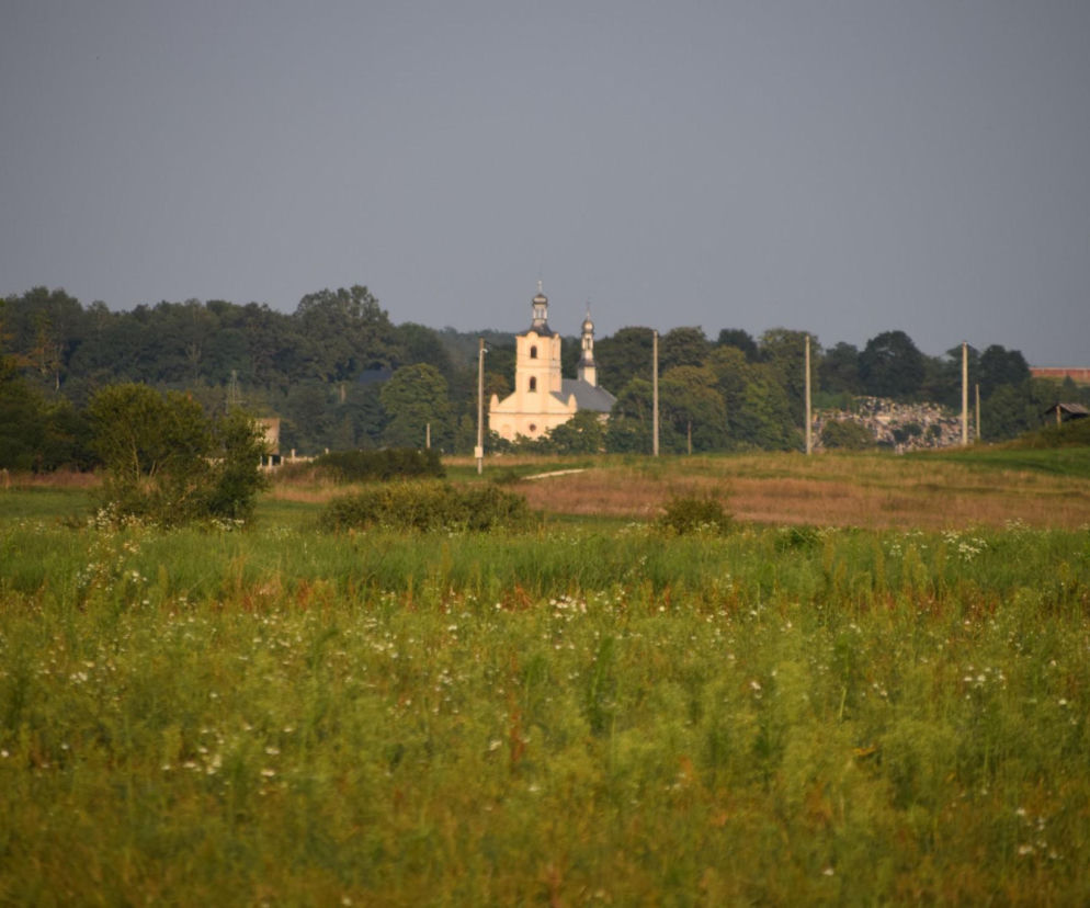Najdłuższa miejscowość w Świętokrzyskiem. Brzeziny 