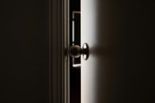 Złodzieje wysłali SMS-a po włamaniu. Co zrobili, gdy wróciła właścicielka?