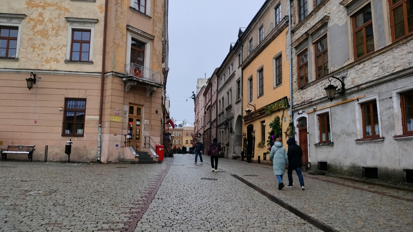 Pierwszy śnieg w tym sezonie! Lublin jest ukryty pod zimową pierzynką 