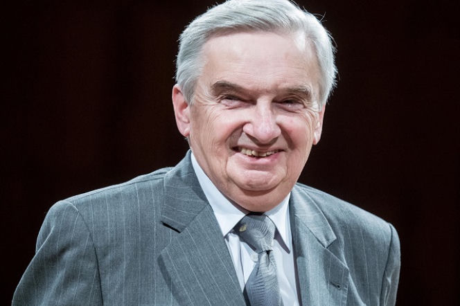 Tadeusz Sznuk nie żyje. Tysiące osób reaguje na wirus	