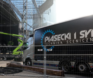 Scena Sylwestra z Dwójką TVP w trakcie budowy