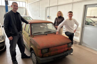 Samochodówka wygrała małego fiata. Uczniowie wyremontują go