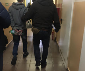 Brutalny atak nożownika w Nowej Hucie. Poszło o... dziewczynę