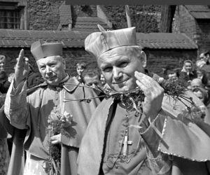 JAN PAWEŁ II Świętym!