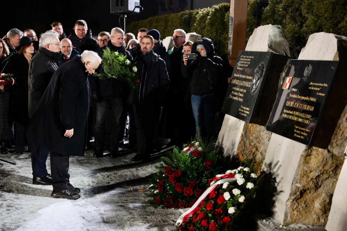 Jarosław Kaczyński w Starachowicach – Hołd dla Matki i Refleksje o Polsce