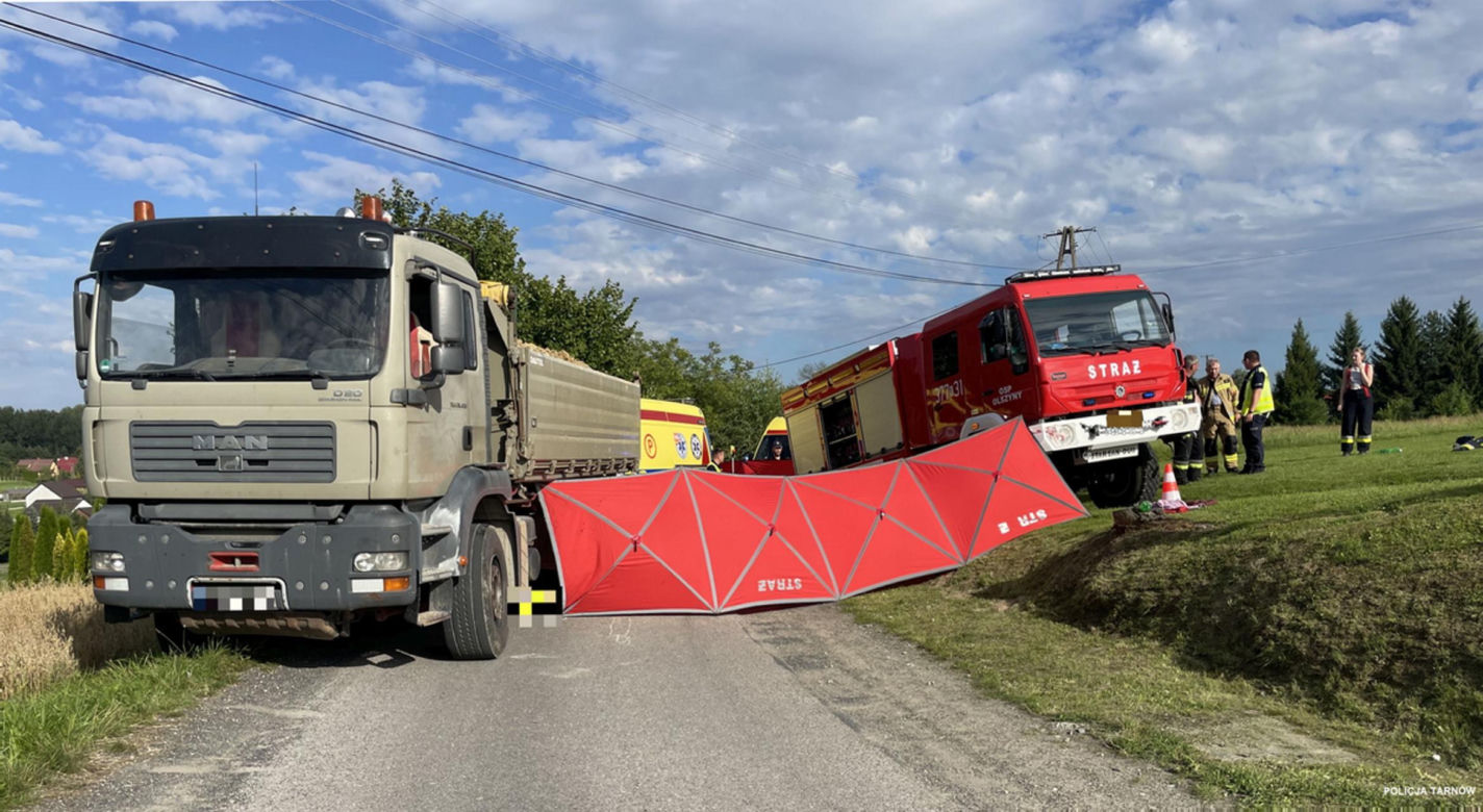 Karol  wjechał pod ciężarówkę hulajnogą elektryczną 