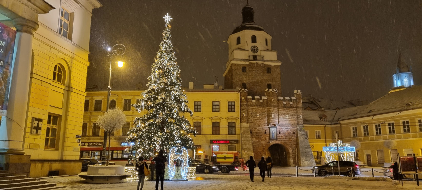 W Lublinie czuć klimat zbliżających się świąt. Iluminacje już świecą [GALERIA]
