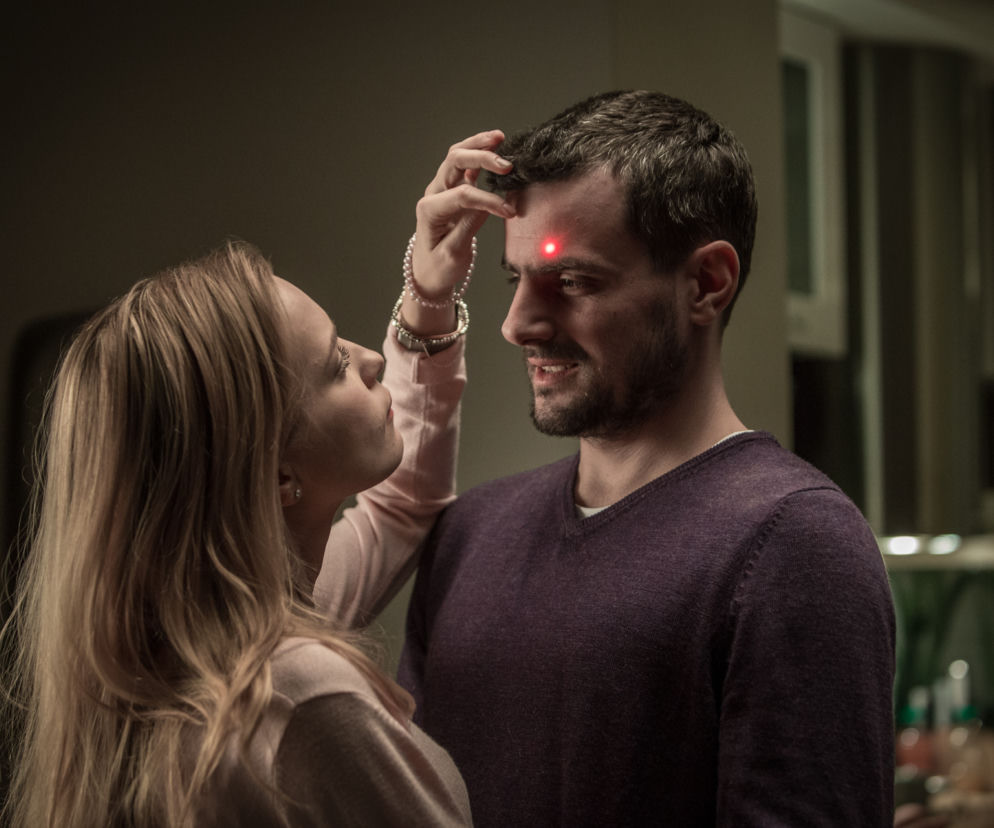 Skazane odc. 1. Marta Janisz (Paulina Gałązka), Rafał (Antoni Pawlicki)