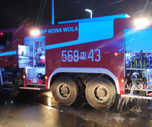 Ogromne kłęby dymu i płomienie. Cztery domy pod Piasecznem uległy uszkodzeniu w pożarze