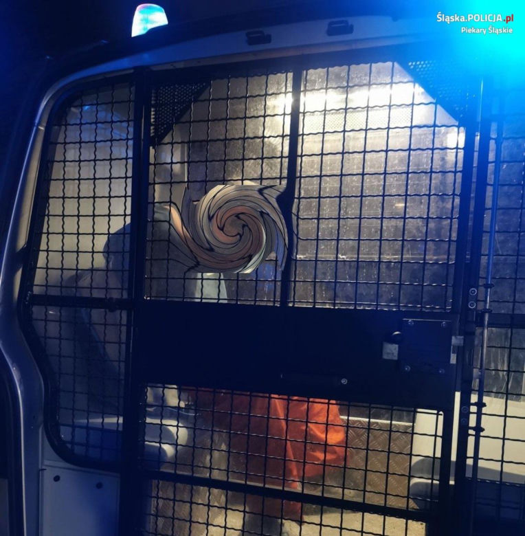 Zabójstwo w Piekarach. Doprowadzenie do prokuratury podejrzanego