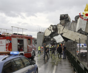 W Genui zawalił się most na autostradzie