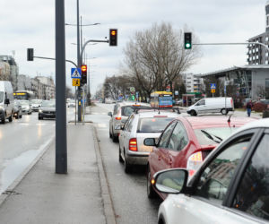 Zielona fala zatrzymała pieszych i samochody