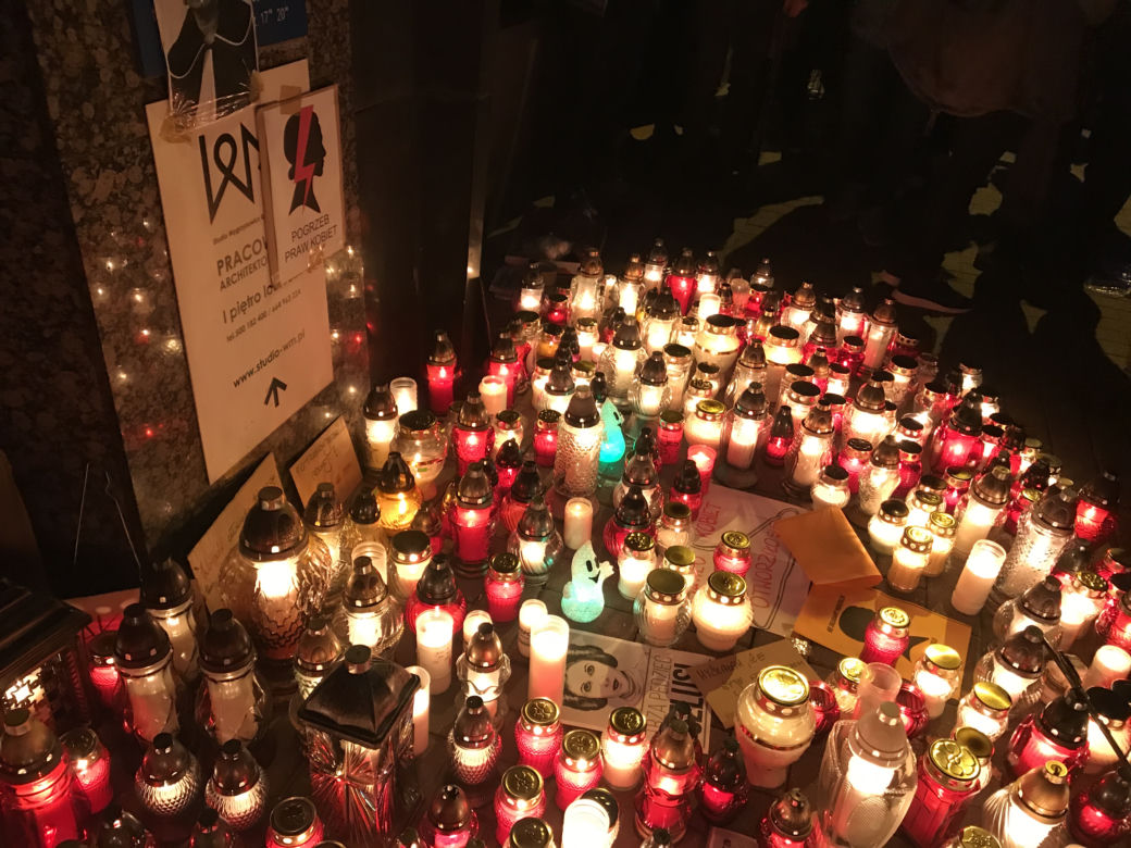 Protest kobiet w Katowicach. Tłumy strajkują przeciwko zakazowi aborcji