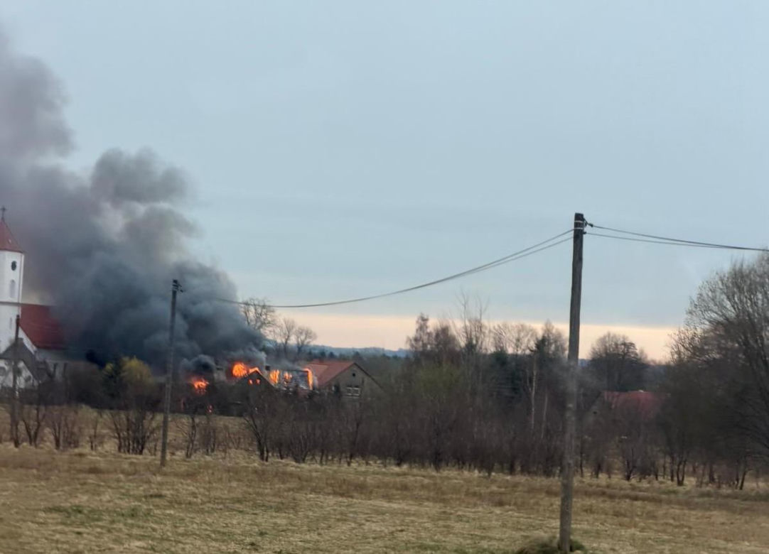 Ogromny pożar na Dolnym Śląsku. Znany zajazd stanął w ogniu