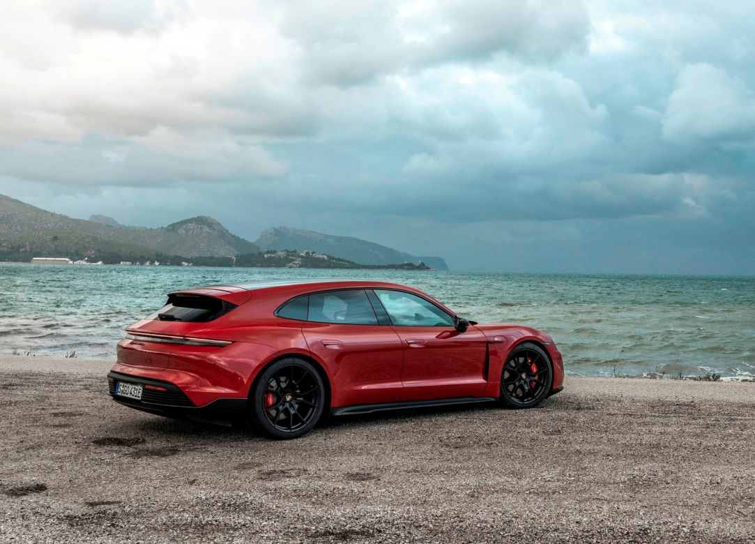 Porsche Taycan GTS Sport Turismo