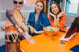 Daria Ładocha w studiu ESKI