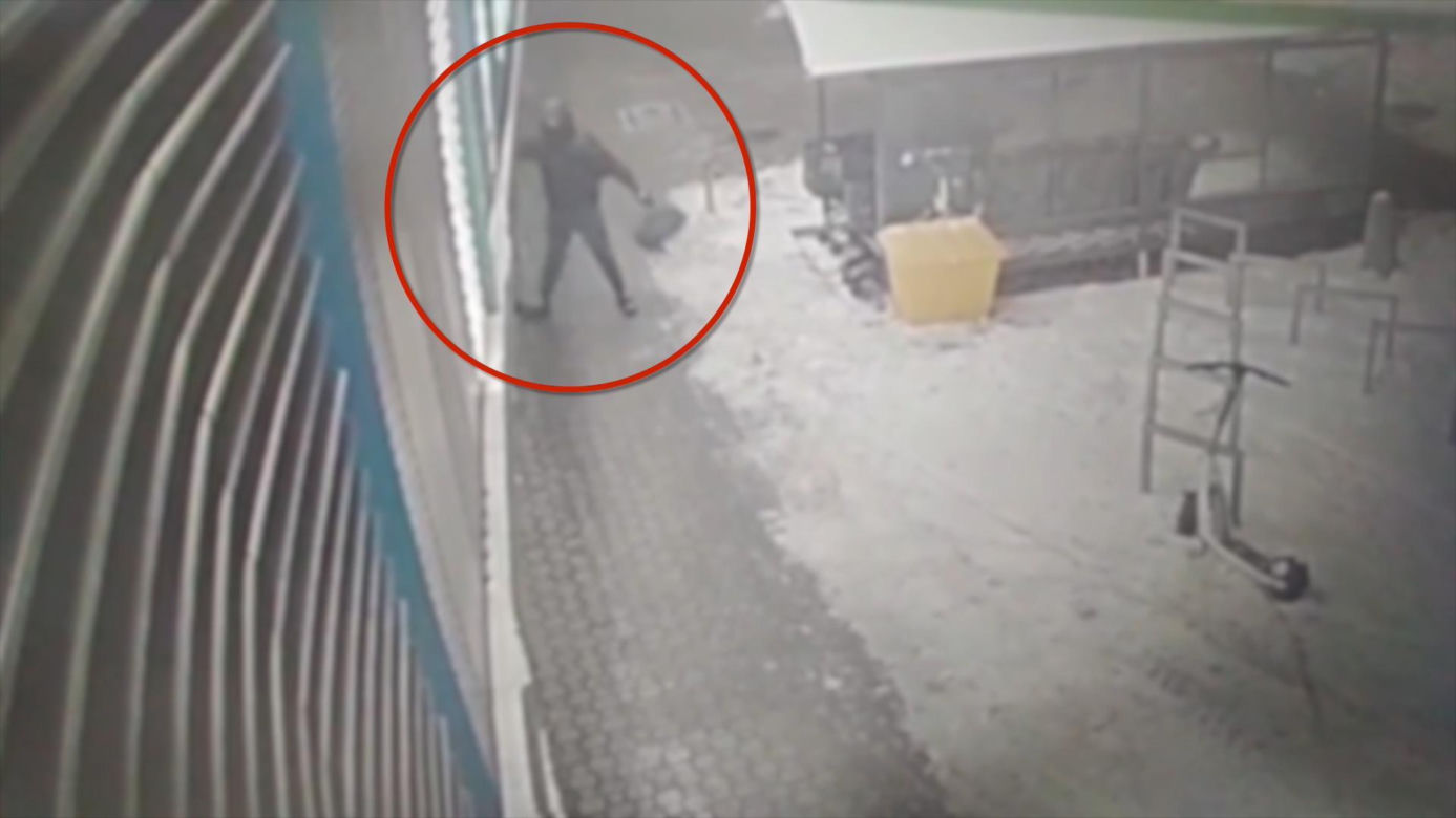Brutalny atak na Targówku. Ranili 16-latka maczetą! Wstrząsające nagranie!