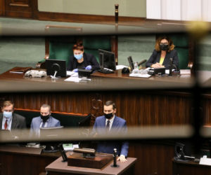 Premier w Sejmie o walce z koronawirusem