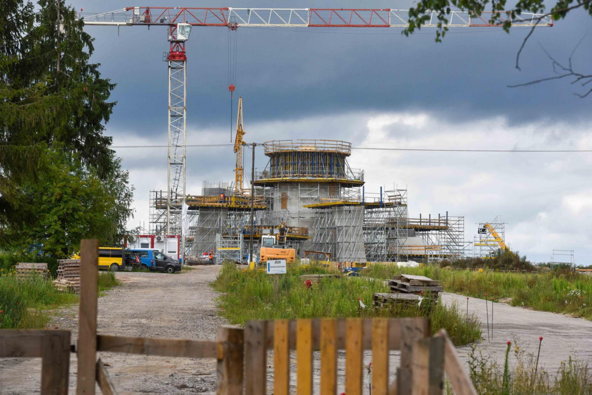 Trwa budowa wielkiego pomnika Matki Boskiej. Sprawdziliśmy postępy