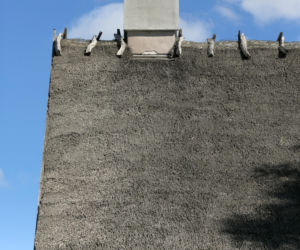 Komin w strzesze najlepiej jeśli będzie w kalenicy lub w jej pobliżu